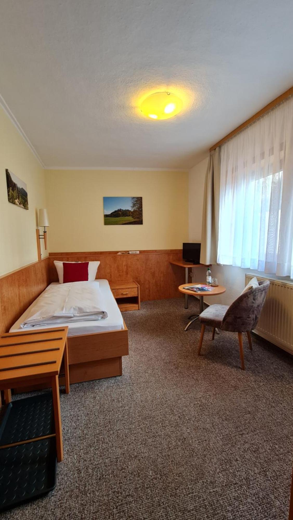 Gasthaus& Pension Zum Roten Haus バート・シャンダウ エクステリア 写真