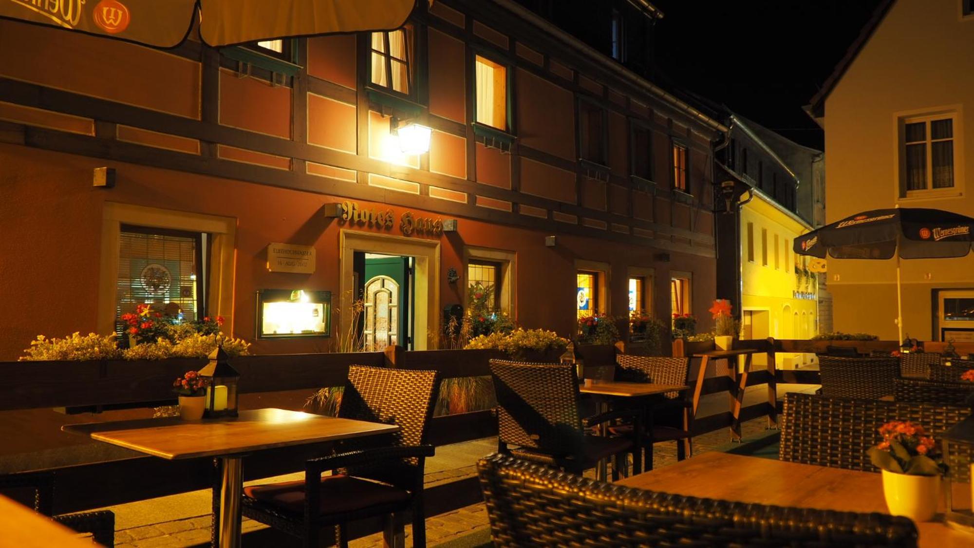 Gasthaus& Pension Zum Roten Haus バート・シャンダウ エクステリア 写真