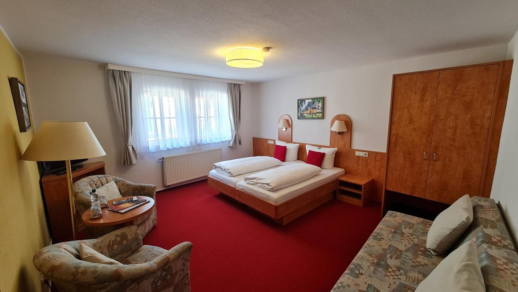 Gasthaus& Pension Zum Roten Haus バート・シャンダウ エクステリア 写真