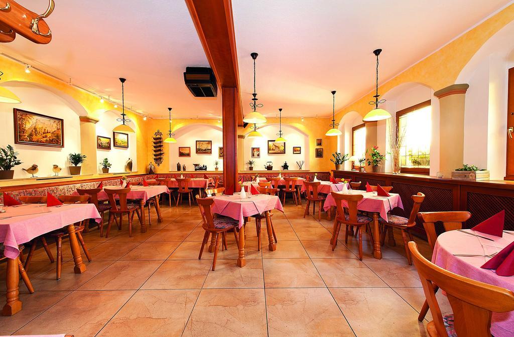 Gasthaus& Pension Zum Roten Haus バート・シャンダウ エクステリア 写真